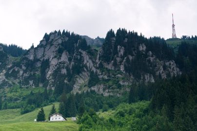 Die Alpe Kalkhöf liegt im Wandergebiet Grünten. Sie befindet sich auf 1.210 Metern Höhe über dem Illertal auf der Westflanke des Grüntens und gehört zu Rettenberg.