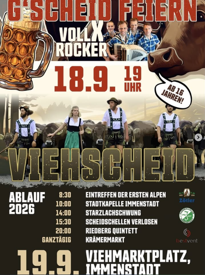 Ein Plakat für eine Veranstaltung mit den Titeln „G'scheid Feiern“ und DJs. Im Vordergrund sind zwei Kühe mit Sonnenbrillen und Bierkrügen abgebildet.