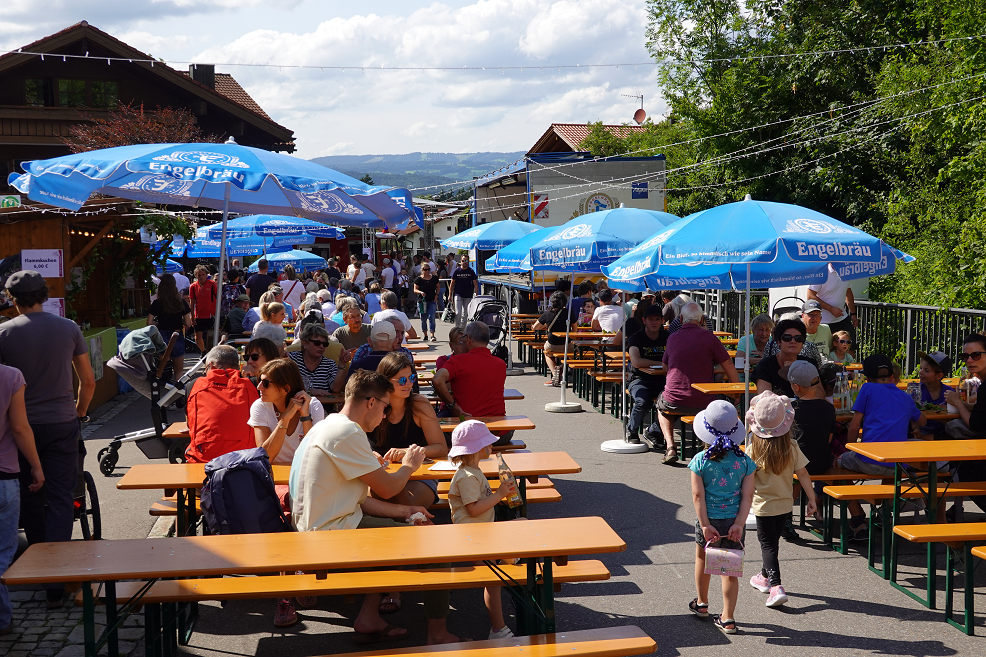 Dorffest rund um den Dorfplatz