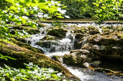 Das Haldertobel liegt zwischen Gunzesried und Blaichach. Durch sie fließt die Gunzesrieder Ach.