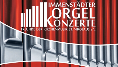 Das Bild zeigt eine Werbeanzeige für die Immenstädter Orgelkonzerte. Im Vordergrund sind Orgelpfeifen und im Hintergrund rote Vorhänge zu sehen.