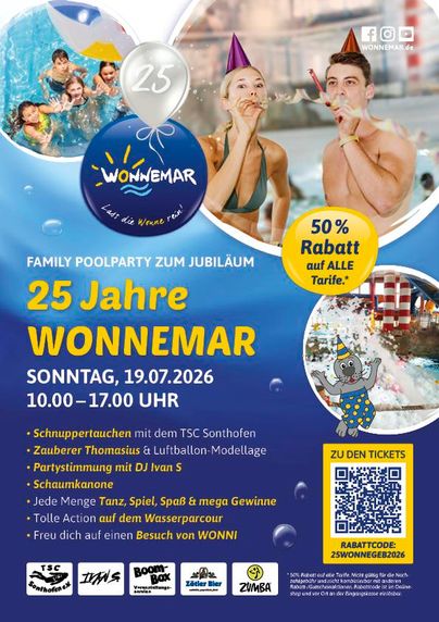 Eine bunte Poolparty zum 25-jährigen Jubiläum des Wonnemar. Es gibt viele Aktivitäten für Familien, darunter Tanz, Spiele und einen Wasserparcours.