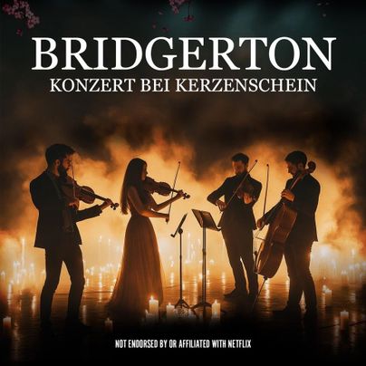 Ein elegantes Konzert mit vier Musikern, die in sanftem Kerzenlicht spielen. Die Atmosphäre ist romantisch und stimmungsvoll.